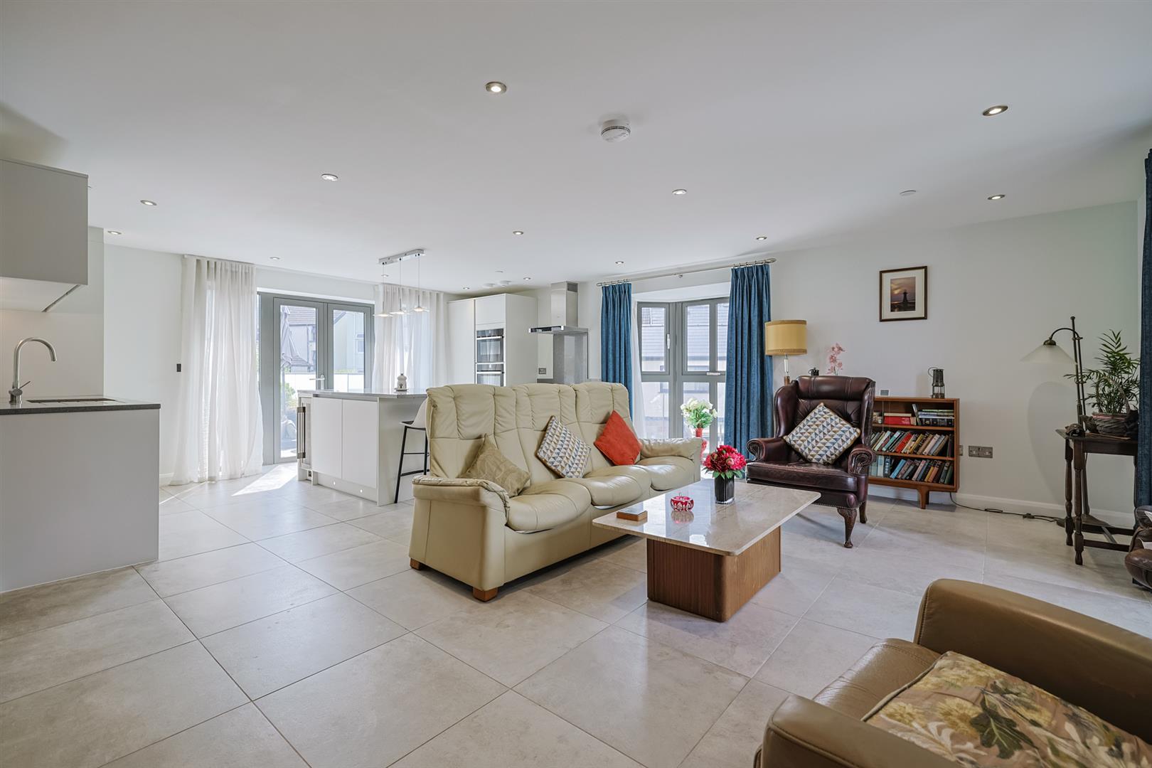 Apartment 6, Oyster Court, Newton Road, Mumbles, Swansea, SA3 4BD